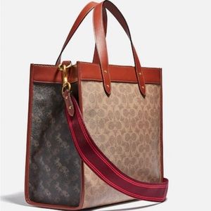 Coach Tote In Signature Canvas With Horse And Carriage Print